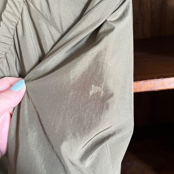 Light and silky Zara (M) drawstring khaki jacket, windbreaker, with pockets. - Picture 15 of 16